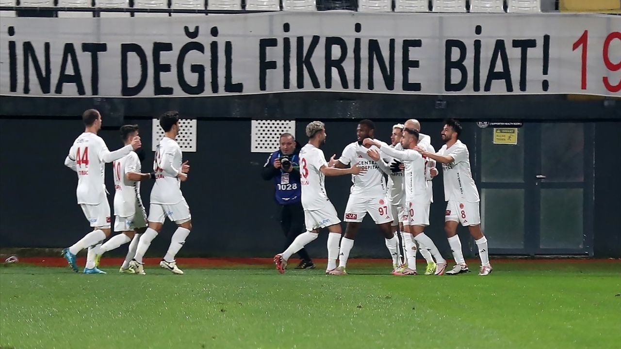 Central Hospital Ümraniyespor, Manisa FK'yi 3-0 Mağlup Etti