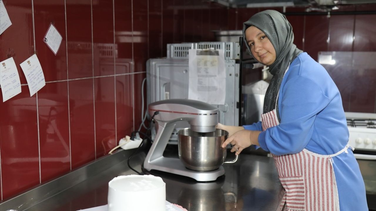 Çubuk'ta Kadın Girişimci Rukiye Yüzlü: Pastacılıkla Hayatını Yeniden Şekillendirdi