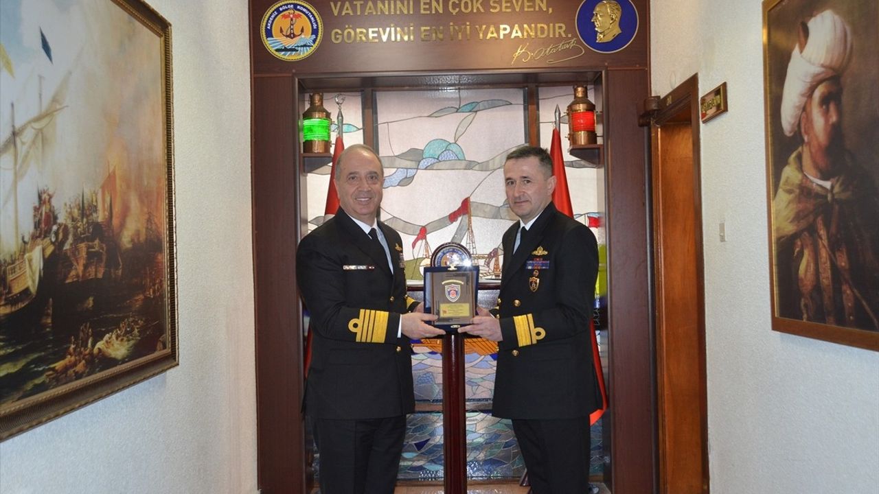 Deniz Kuvvetleri Komutanı Oramiral Tatlıoğlu Akdeniz Bölge Komutanlığı'nda İncelemelerde Bulundu