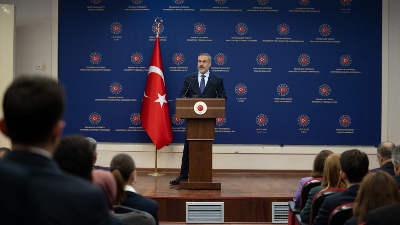 Dışişleri Bakanı Hakan Fidan, Genç Diplomatlardan Destek İstedi