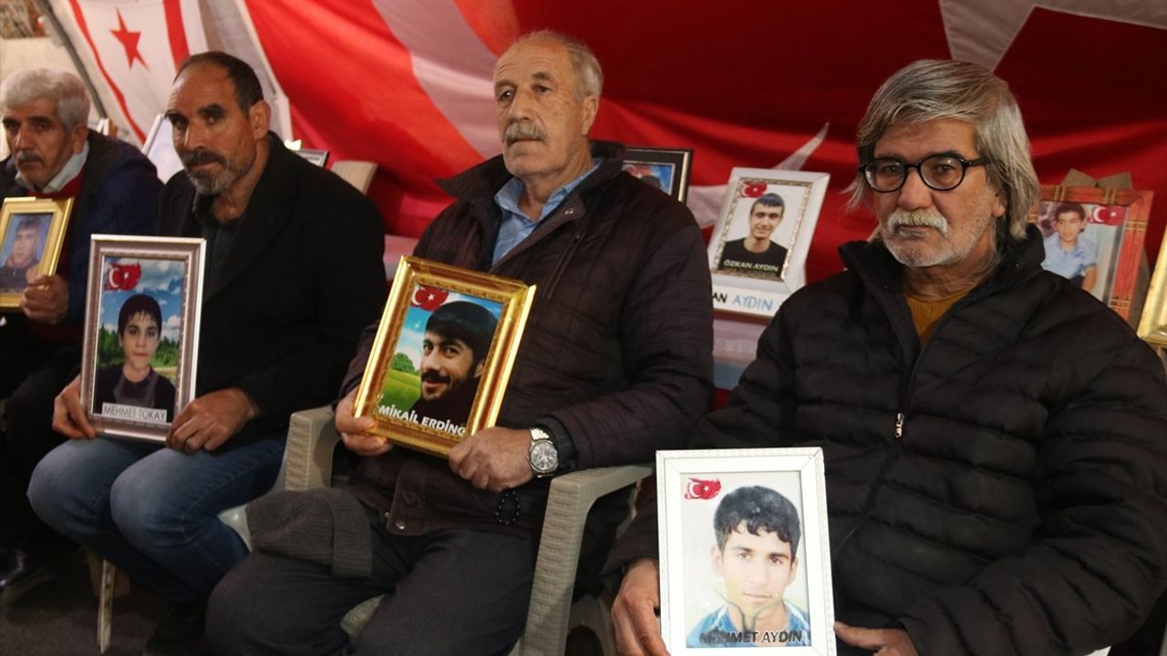 Diyarbakır Annelerinin Evlat Nöbeti Devam Ediyor