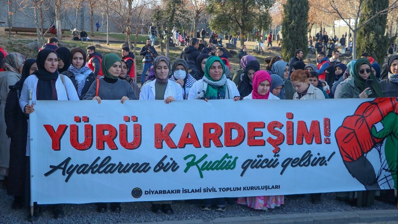 Diyarbakır'da Dr. Ebu Safiyye İçin Destek Yürüyüşü Düzenlendi