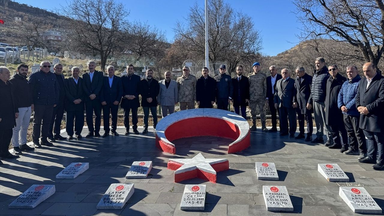 Diyarbakır'da PKK'nın Saldırısında Şehit Düşen 23 Kişi Anıldı