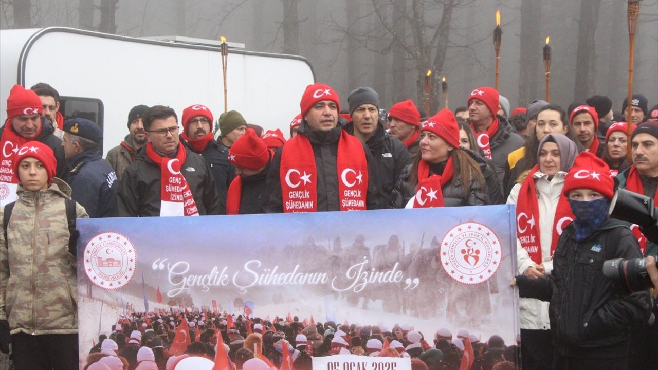 Düzce'de Sarıkamış Şehitleri Anısına Yürüyüş Düzenlendi