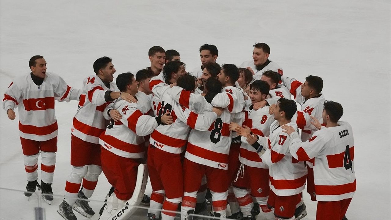 Erkekler 20 Yaş Altı Buz Hokeyi Dünya Şampiyonası İstanbul'da Başladı