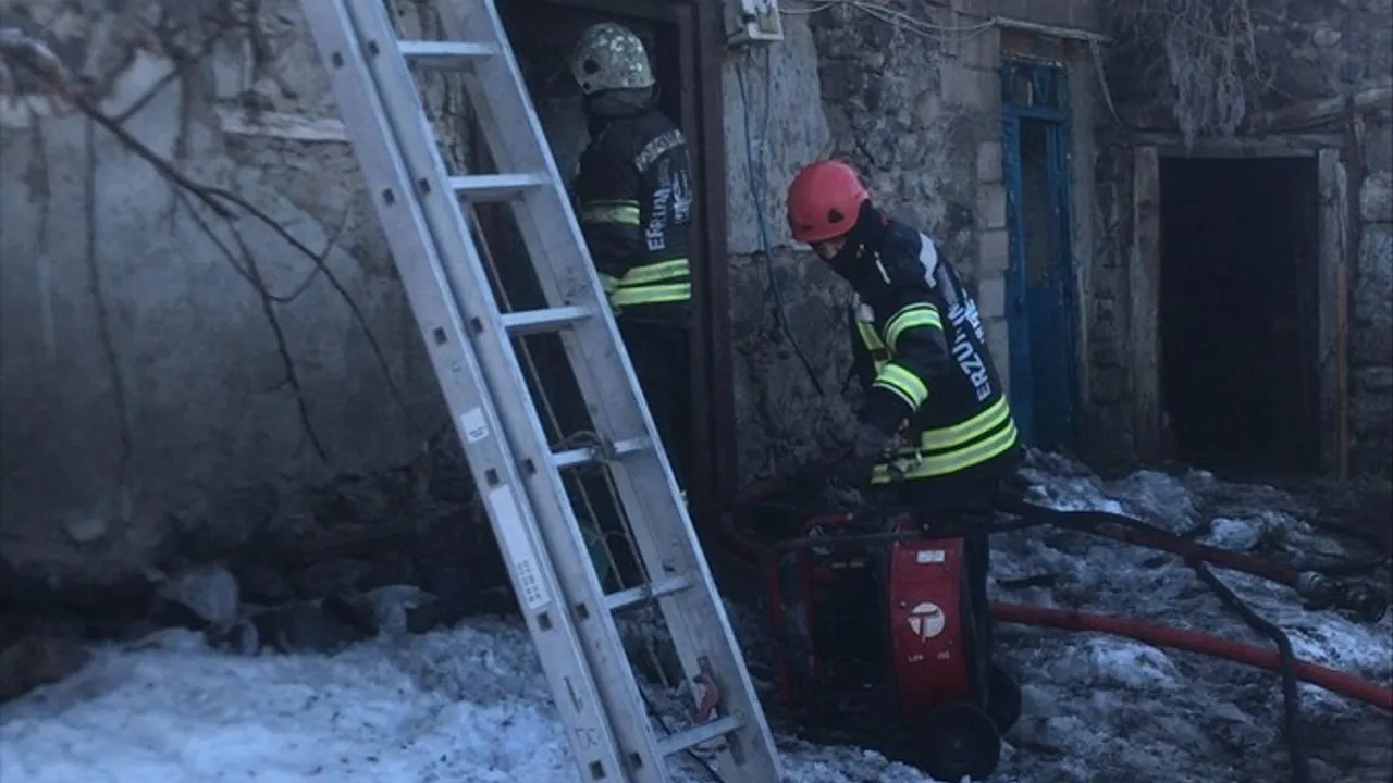 Erzurum'da Evdeki Yangında 1 Kişi Hayatını Kaybetti