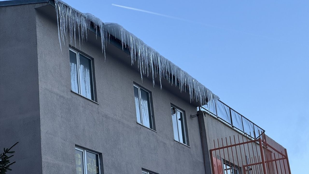 Erzurum, Kars, Ardahan ve Ağrı'da Dondurucu Soğuklar Etkili Olmaya Devam Ediyor