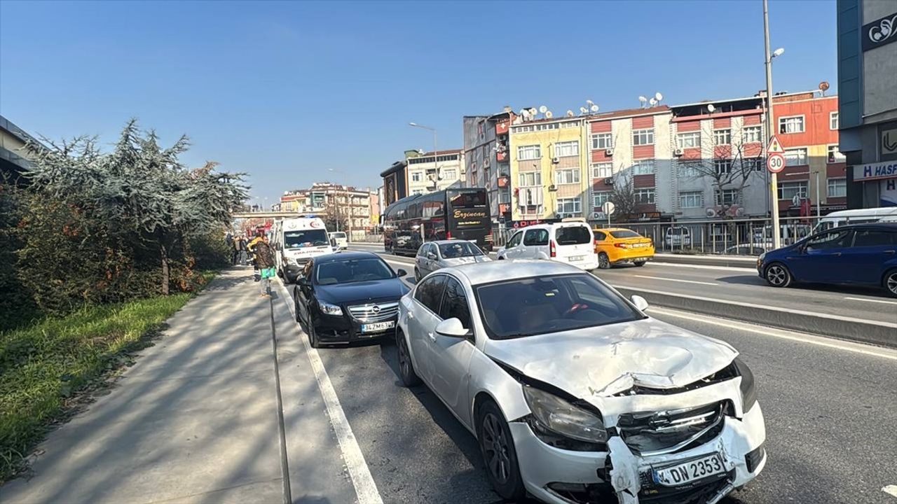 Esenler'de Trafik Kazası: 6 Yaralı, 3'ü Çocuk