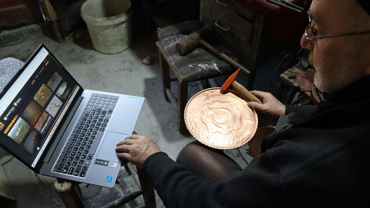 Gaziantep'in Bakır Ustaları, Anadolu Ajansı'nın Yılın Kareleri Oylamasına Katıldı