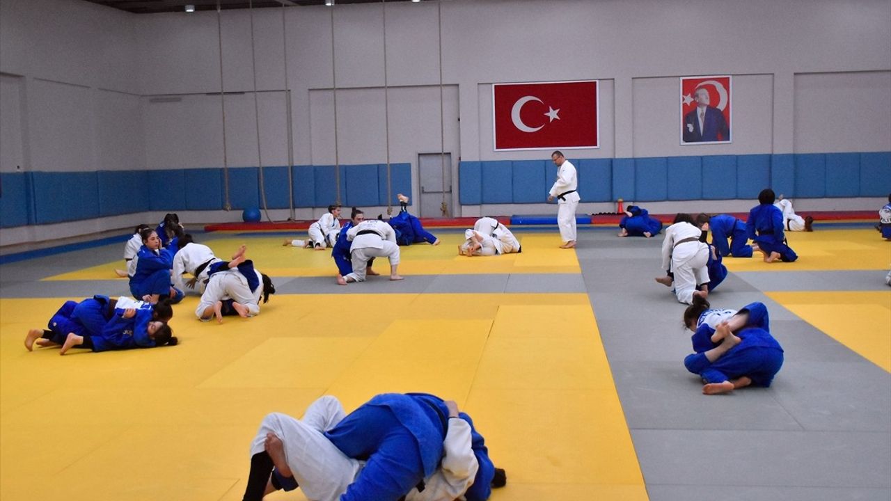 Genç Kadın Judo Milli Takımı Trabzon'da Yeni Sezon Hazırlıklarına Devam Ediyor