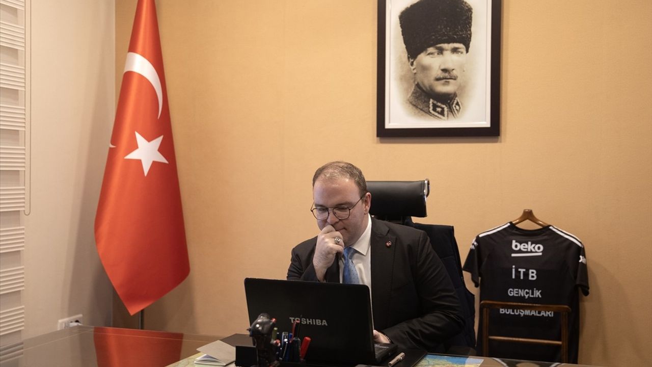 Gümülcine Başkonsolosu Aykut Ünal, Anadolu Ajansı'nın 'Yılın Kareleri' Oylamasına Katıldı