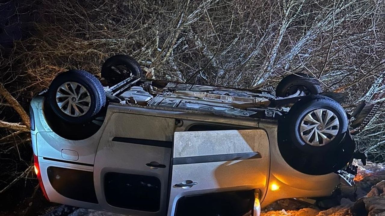 Gümüşhane'de Devrilen Araçta 4 Yaralı