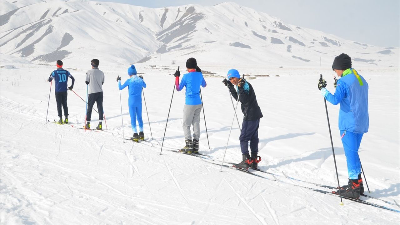 Hakkarili Kayakçılar, Yeni Hedefleri Etap Yarışlarıyla Şampiyonluk Peşinde