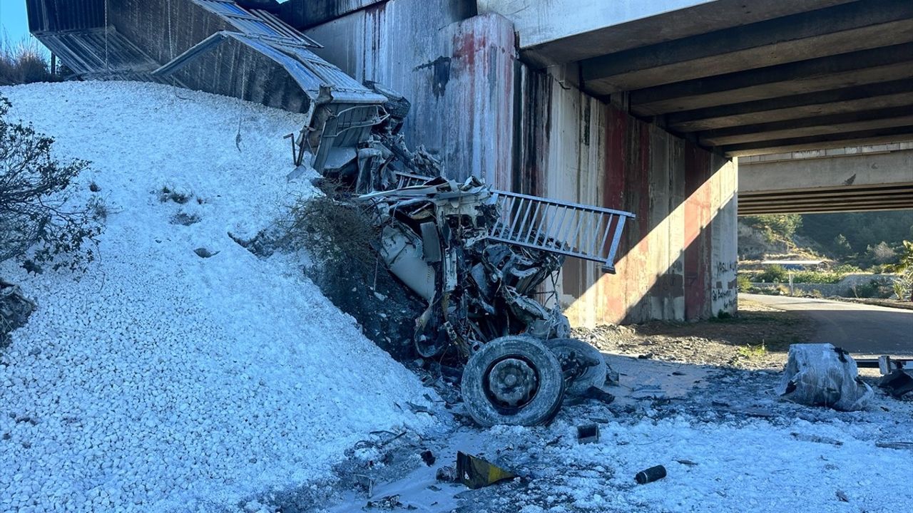 Hatay'da Feci Kaza: 1 Ölü, 2 Yaralı