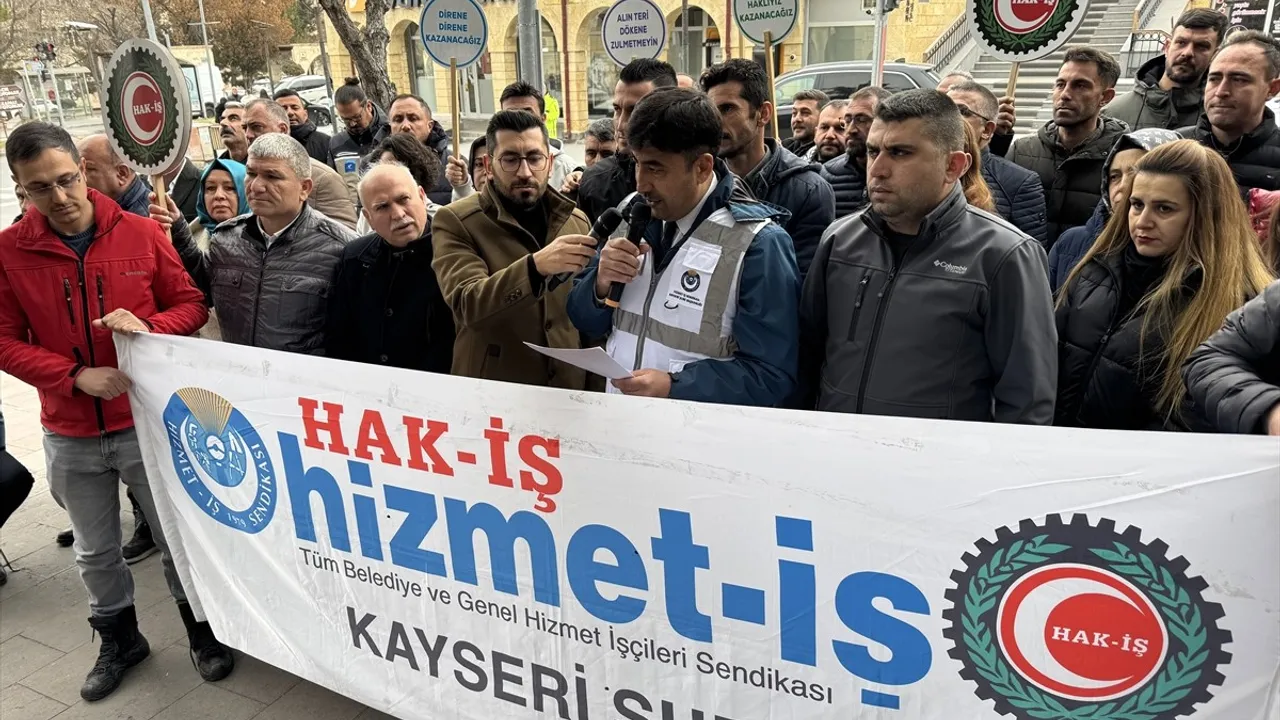 Hizmet-İş Sendikası Ürgüp Belediyesini Protesto Etti