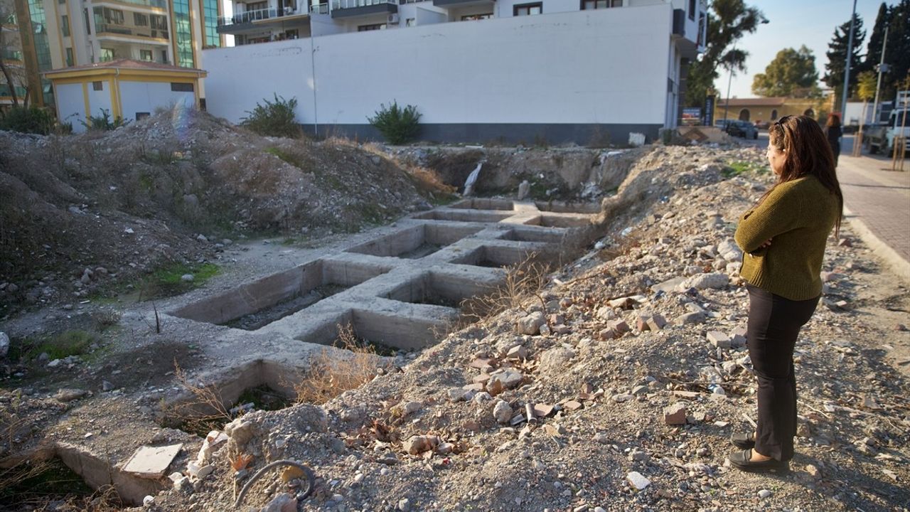 Hülya Hınıslı, 6 Şubat Depremlerinin Acısını Yaşıyor