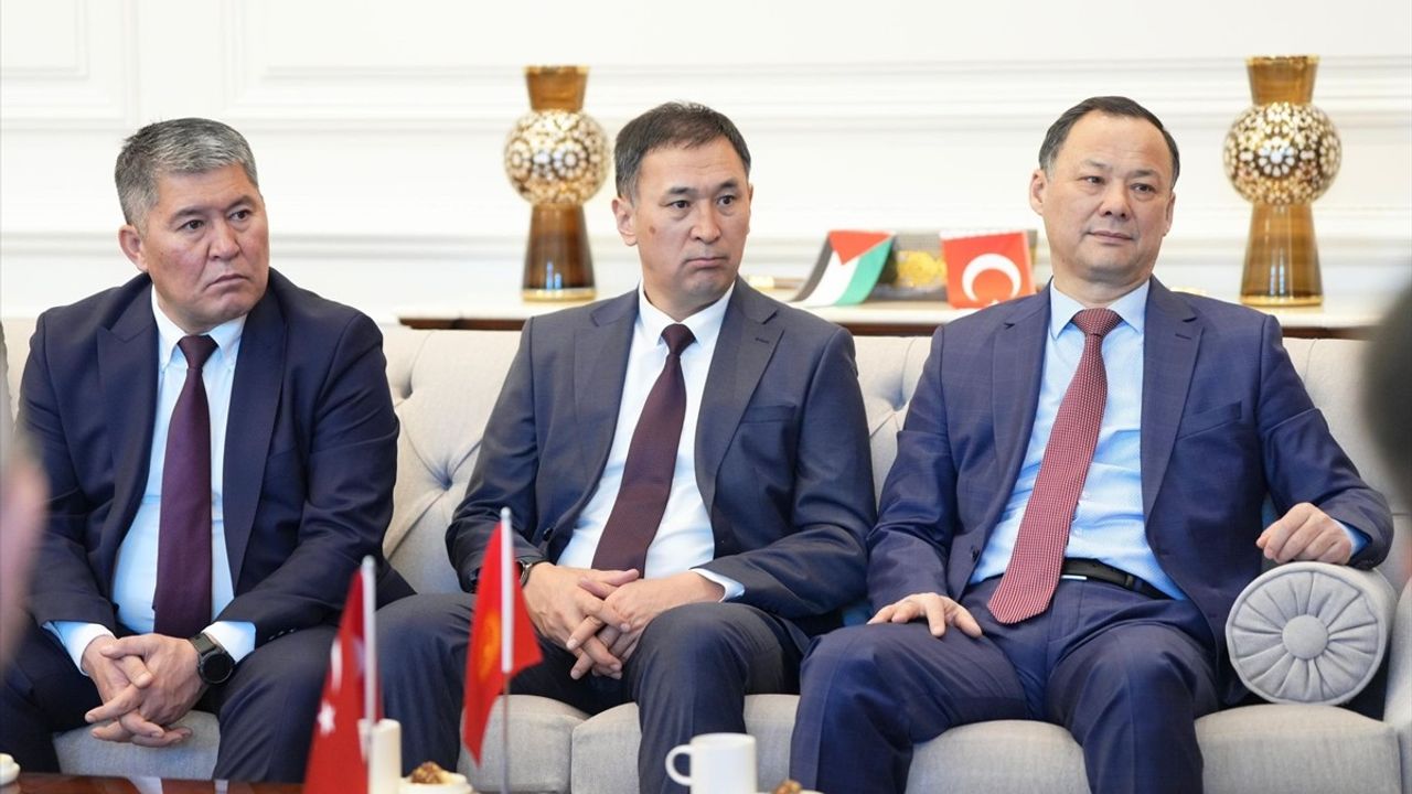 İçişleri Bakanı Yerlikaya, Kırgızistan Acil Durumlar Bakanı Ajikeyev'i Ağırladı