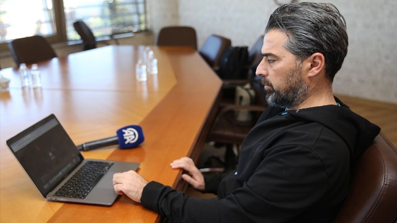 İlhan Palut, Çaykur Rizespor'un Başarılarını Anadolu Ajansı'nın Oylamasında Destekliyor