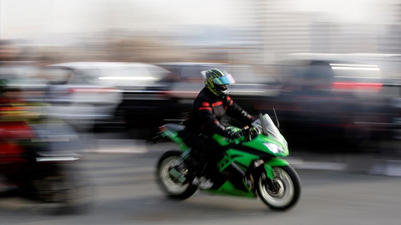 İran'da Kadın Dublörler Cesaretleriyle Dikkat Çekiyor