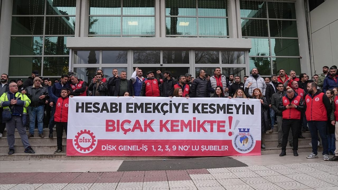 İzmir'de İZENERJİ ve İZELMAN Çalışanları İş Bıraktı