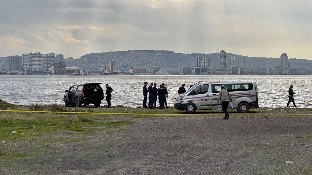 İzmir'de Turan Sahili'nde Kadın Cesedi Bulundu