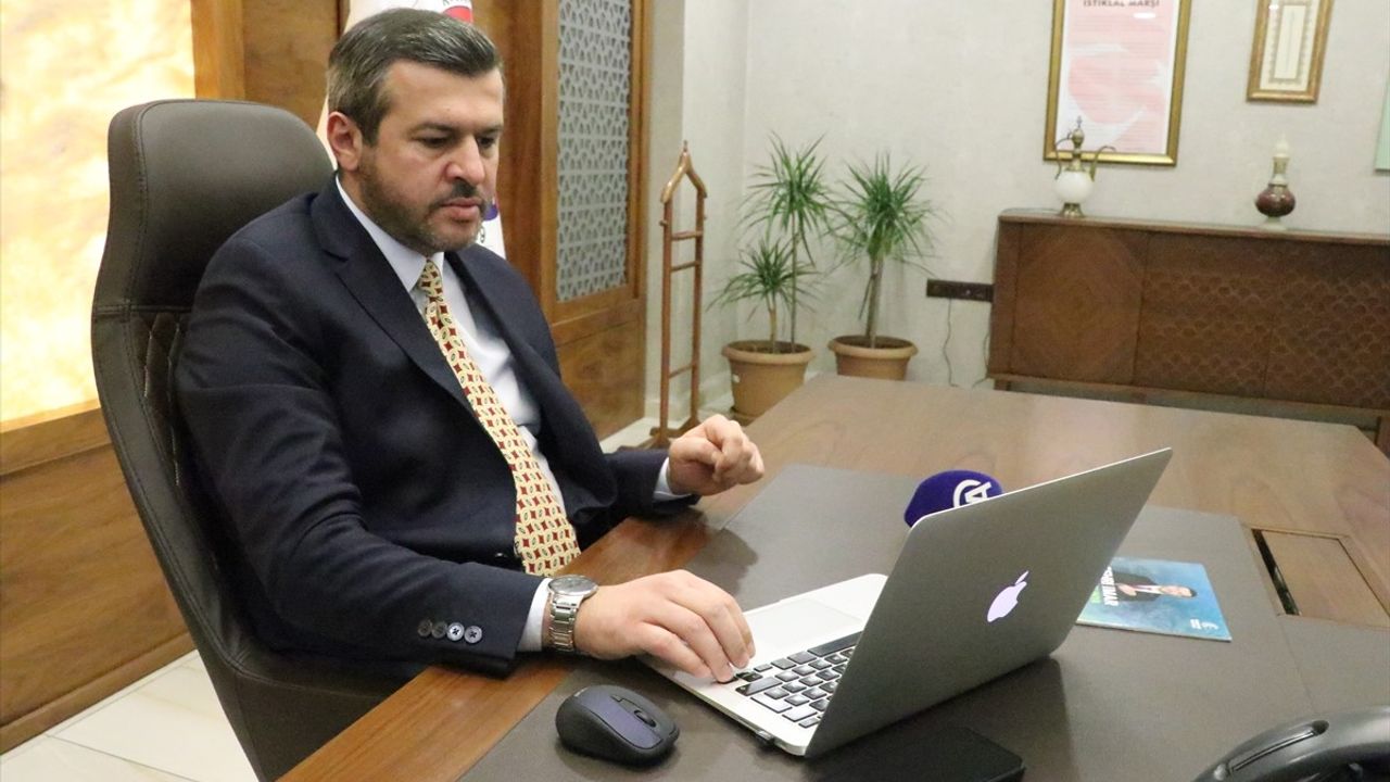 Karabük Belediye Başkanı Çetinkaya, AA'nın 'Yılın Kareleri' Oylamasına Katıldı