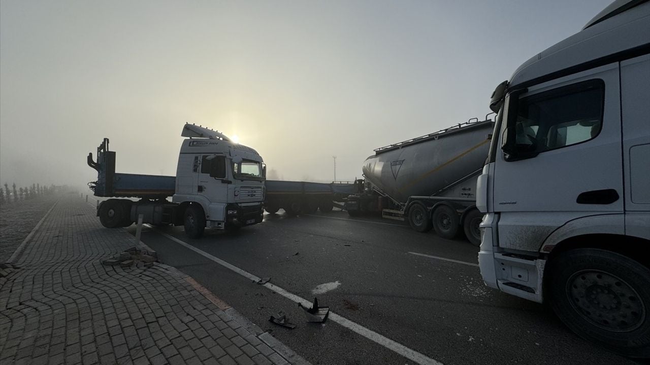 Karaman'da Zincirleme Trafik Kazasında 7 Yaralı