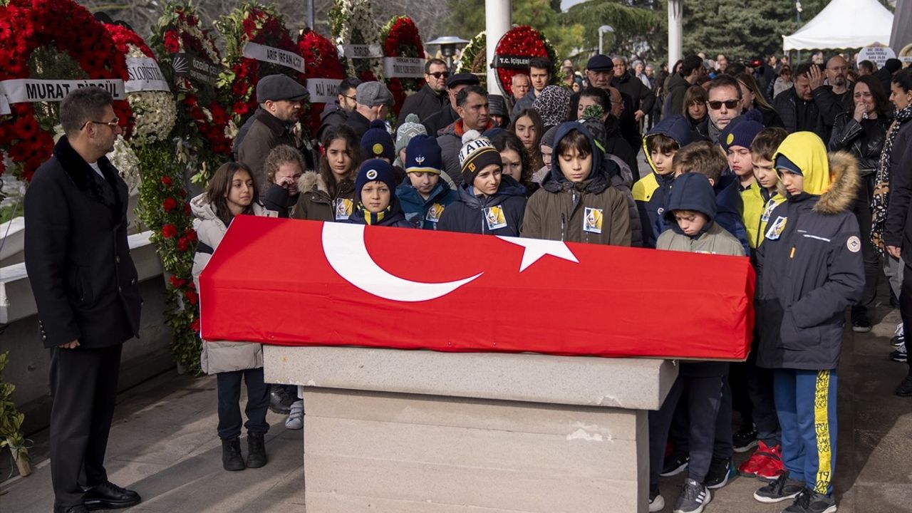 Kartalkaya Yangınında Hayatını Kaybeden Vedia Nil Apak ve Annesi Toprağa Verildi