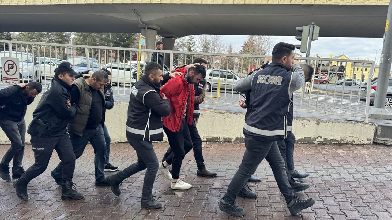 Kayseri'de ‘Hücre-6’ Operasyonunda 13 Zanlı Tutuklandı