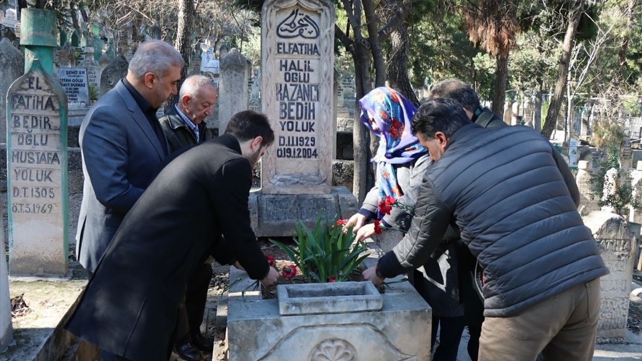 Kazancı Bedih, Mezarı Başında Anıldı: Şanlıurfa'da Duygu Dolu Anlar