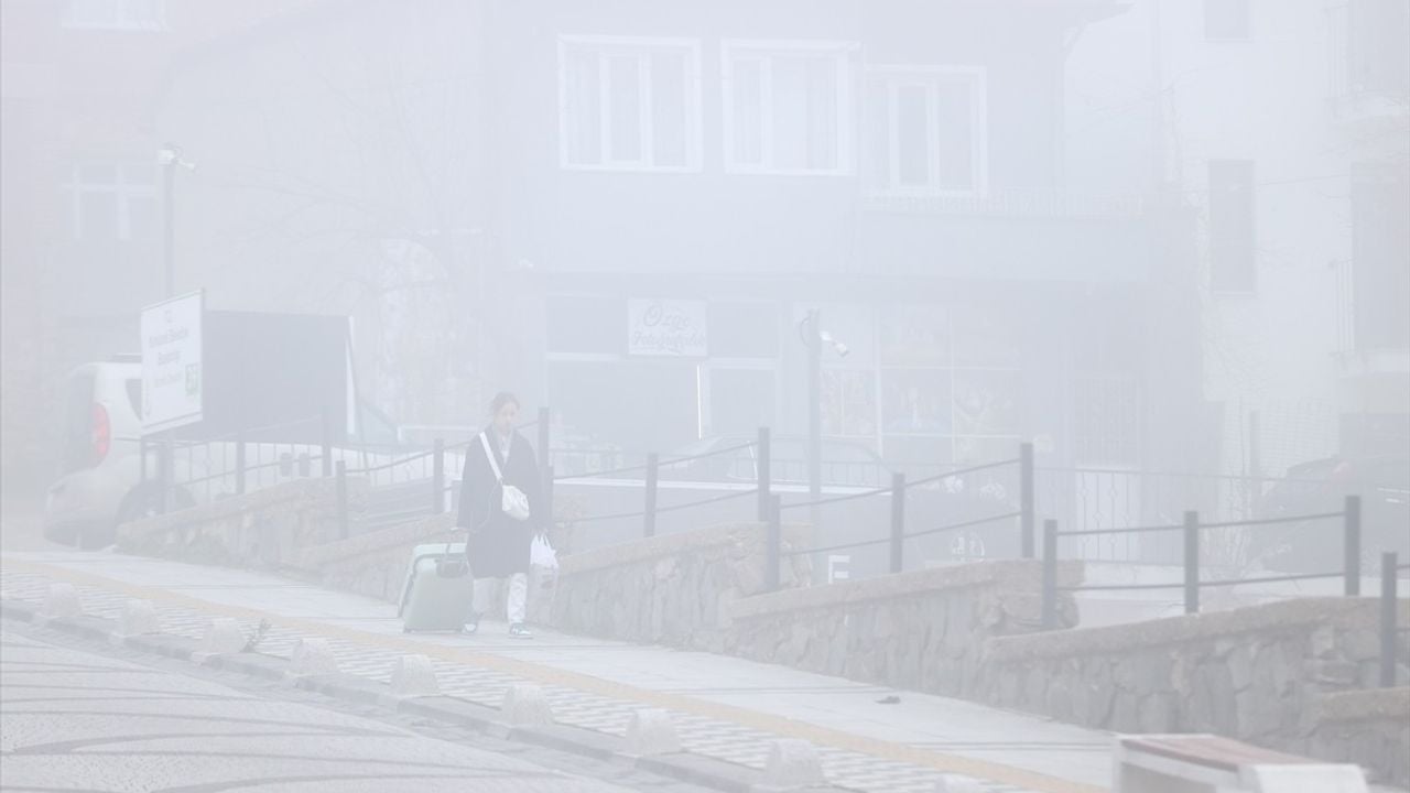 Kırklareli'nde Yoğun Sis Hayatı Olumsuz Etkiliyor