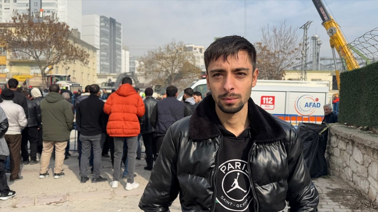 Konya'da Genç, Çökme Anını Kaydedip Komşularını Kurtardı