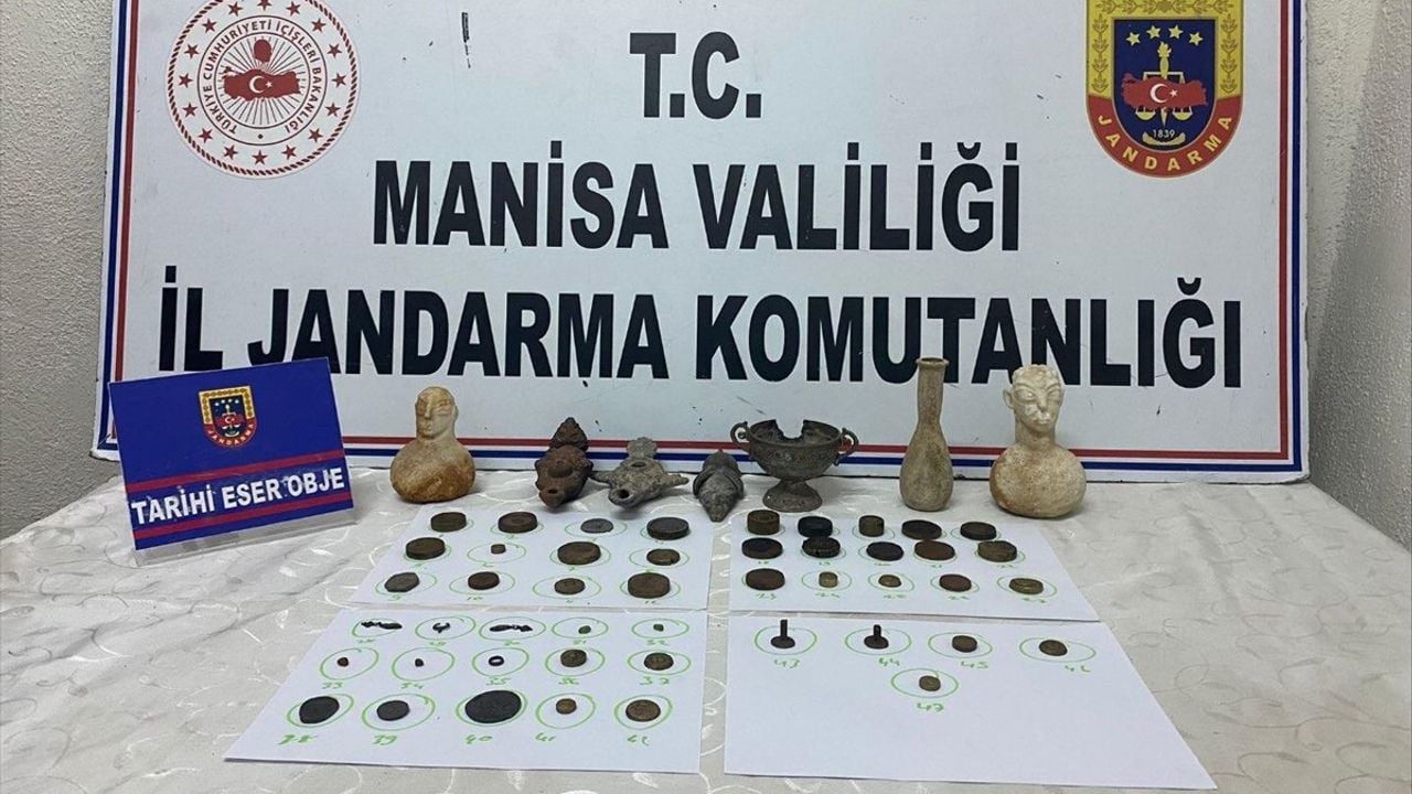 Manisa'da Tarihi Eser Operasyonu: 54 Parça Ele Geçirildi