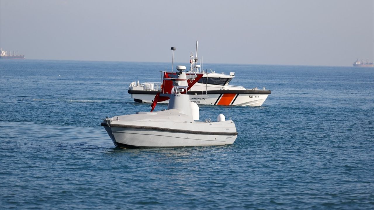 Mersin'de Insansız Deniz Aracı OKHAN Tanıtıldı