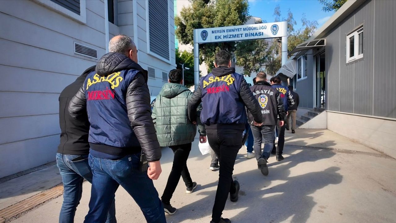 Mersin'de 'Sazan Sarmalı' Yöntemiyle Dolandırıcılık: 7 Zanlı Tutuklandı