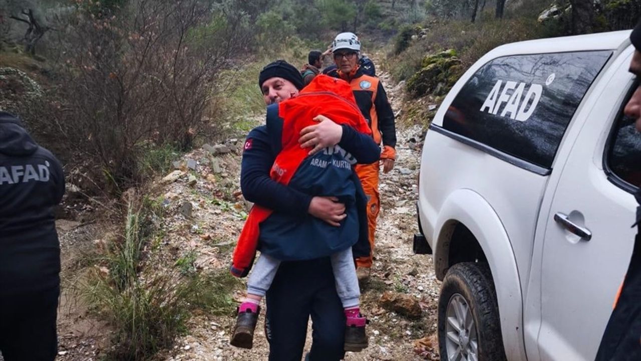 Muğla'da Kaybolan Alzheimer Hastası Kadın ve Torunları Bulundu