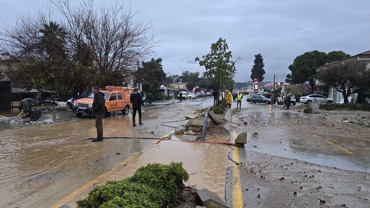 Muğla'da Şiddetli Sağanak Hayatı Olumsuz Etkiliyor