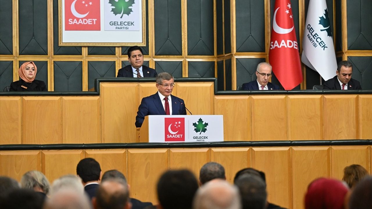 Saadet Partisi TBMM Grup Toplantısı: Mahmut Arıkan ve Ahmet Davutoğlu'nun Değerlendirmeleri