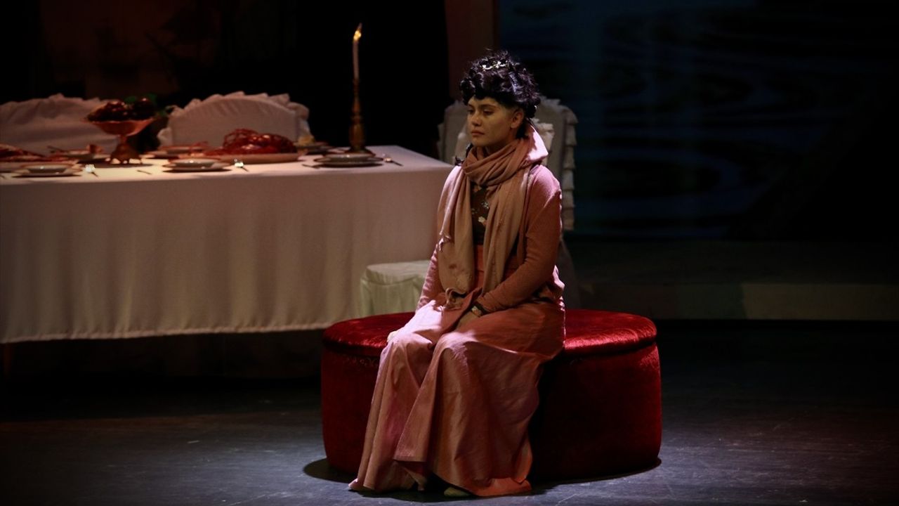 SAMDOB'dan 'La Traviata' Performansı: Aşkın Dramı Sahneye Taşındı