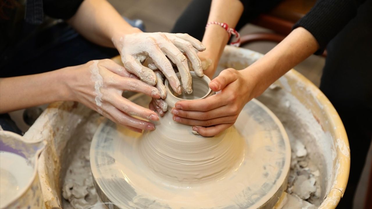 Samsun'da Çocuklar Sanatla Buluşuyor: Müzelerde Sanat Buluşması Projesi Başladı