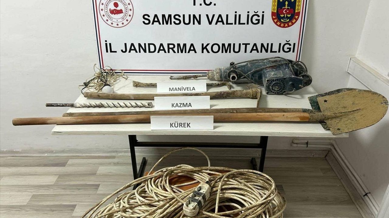 Samsun'da Kaçak Kazı Yapan 9 Kişi Suçüstü Yakalandı