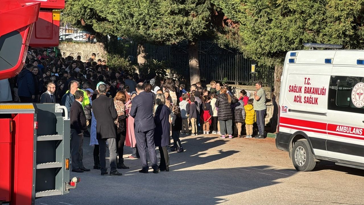 Samsun'da Okul Binasında Yangın, Olay Anında Öğrenciler Güvenliğe Alındı