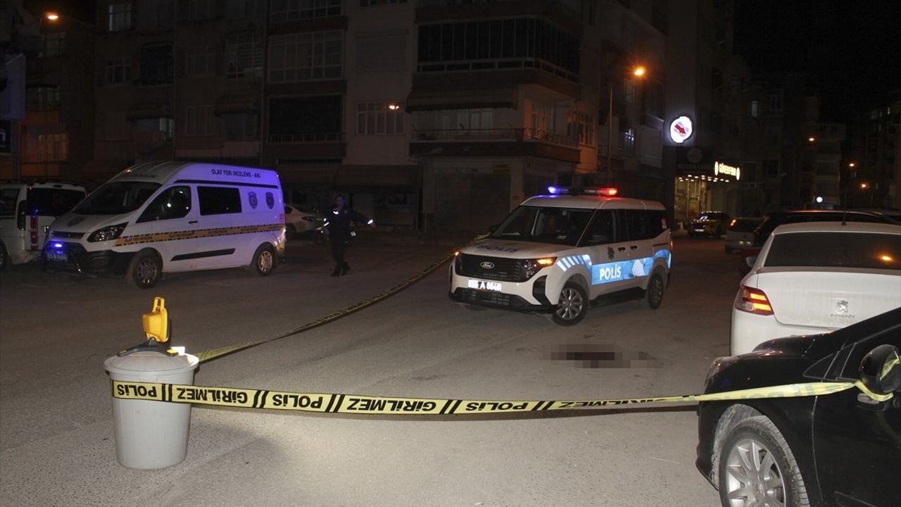 Samsun'da Tartışma Kanlı Bitti: 20 Yaşındaki Genç Bıçaklandı