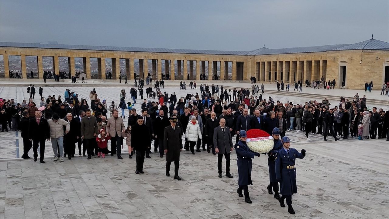 Samsunlu Mübadiller Anıtkabir'i Ziyaret Etti