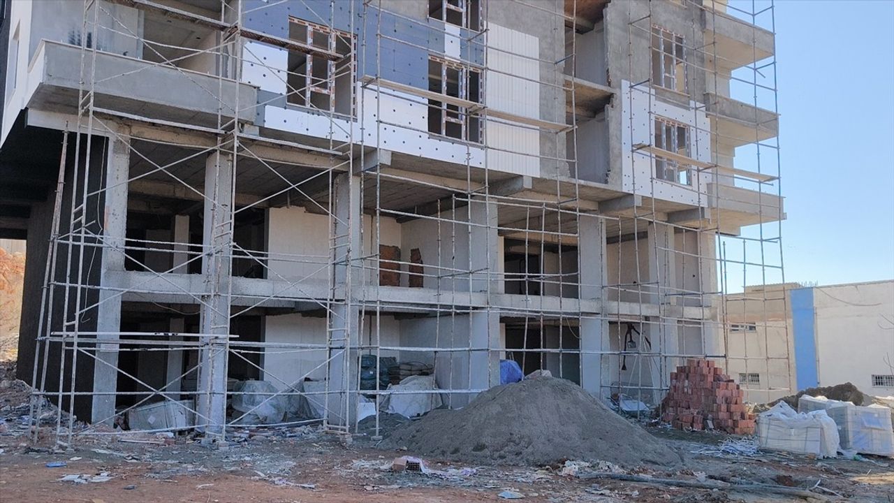 Siirt’te İnşaatta Düşen İşçi Hayatını Kaybetti