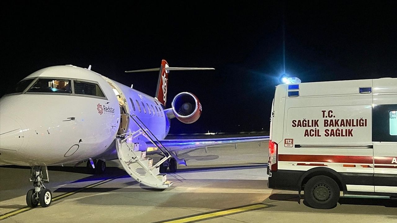 Şırnak'ta Solunum Tedavisi Gören 2 Bebek İçin Ambulans Uçak Havalandı