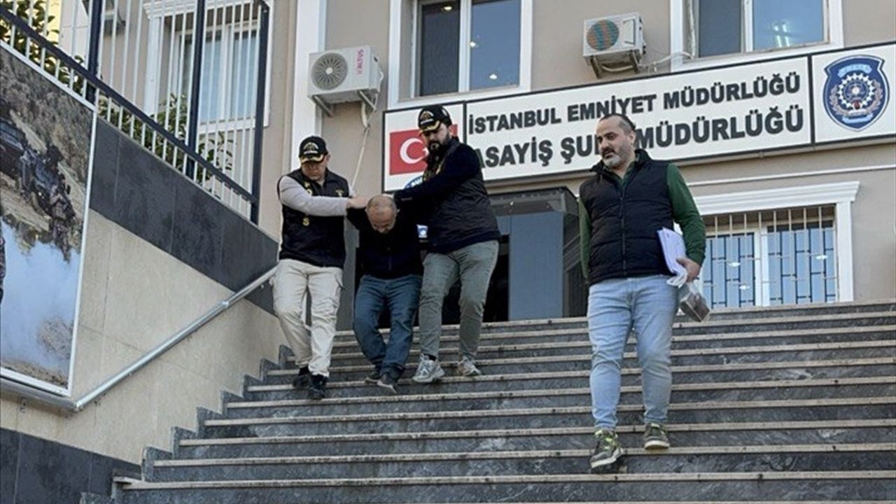 Sultangazi'de Eşini Vurarak Öldürdüğü İddia Edilen Zanlı Adliyeye Sevk Edildi