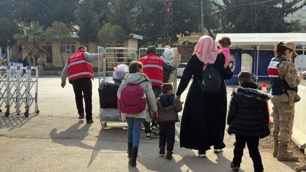 Suriyelilerin Hatay'daki Sınır Kapılarından Ülkelerine Dönüşü Devam Ediyor