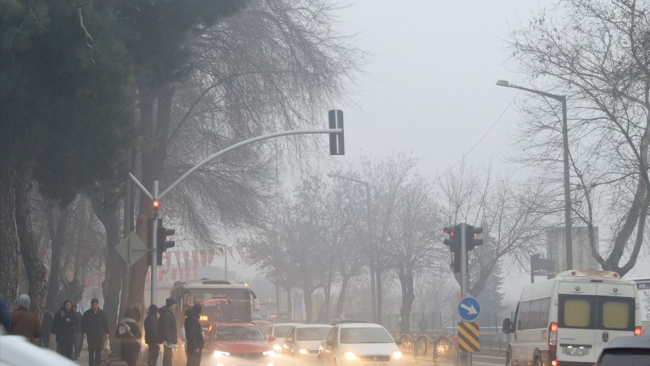 Trakya'da Yoğun Sis Etkisi: Görüş Mesafesi 50 Metreye Düştü