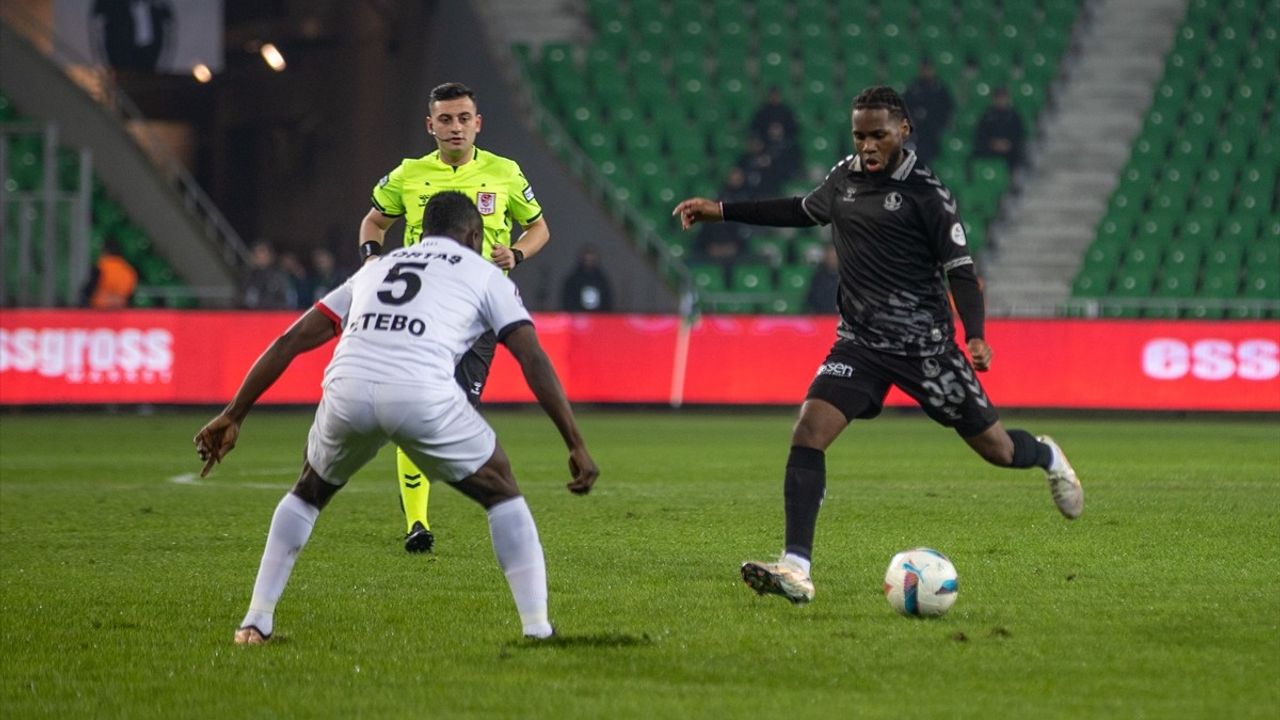 Trendyol 1. Lig'de Sakaryaspor ve Gençlerbirliği 0-0 Beraberlik İle Ayrıldı